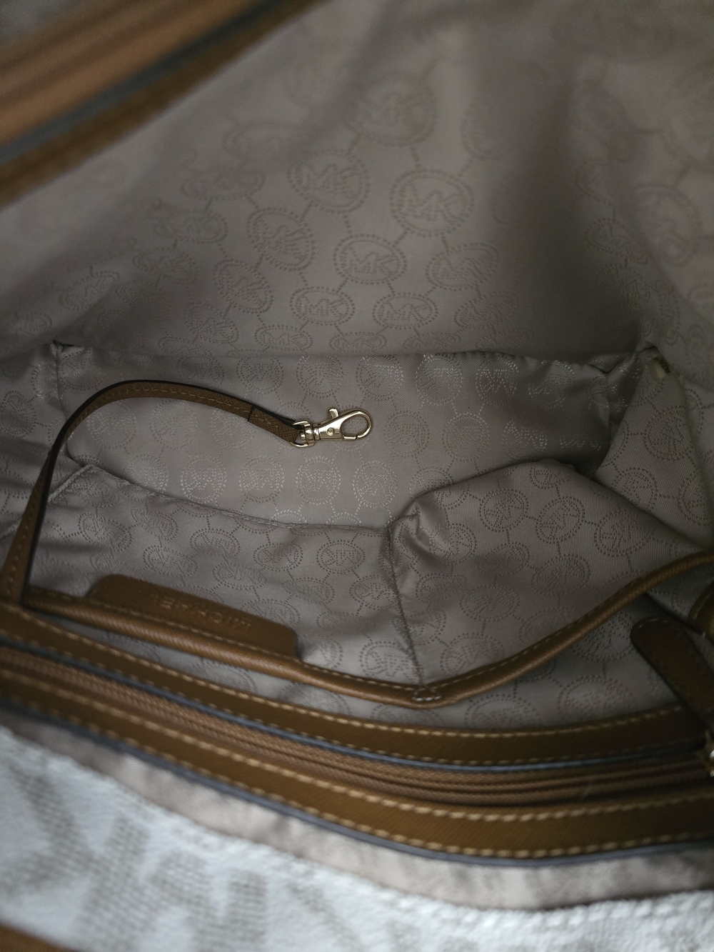 Michael Kors Jet Set Medium Snap Pocket Tote - Vanilla NWOT - Picture 7 of 8